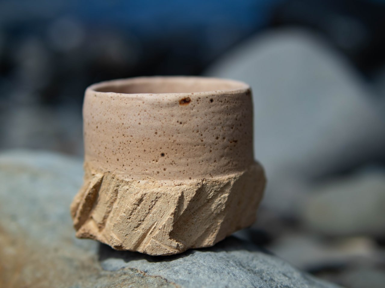 Cliff-Inspired Ceramic Mug — 2